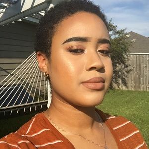 Meet your Posher, Marisha